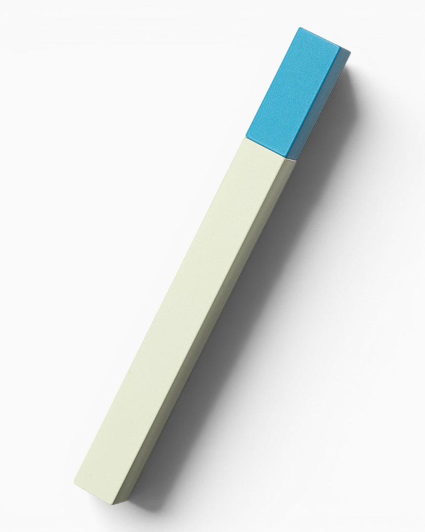 Queue Petrol Lighter - White/Turquoise