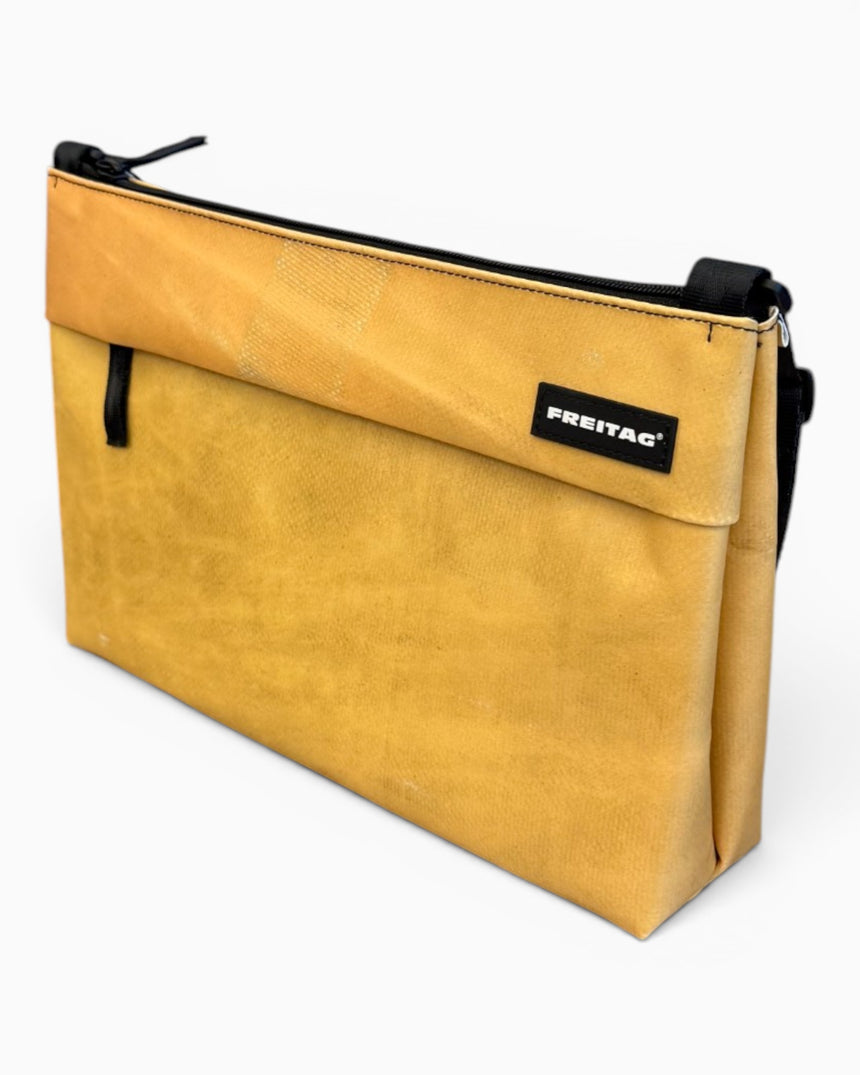 F553 Lou