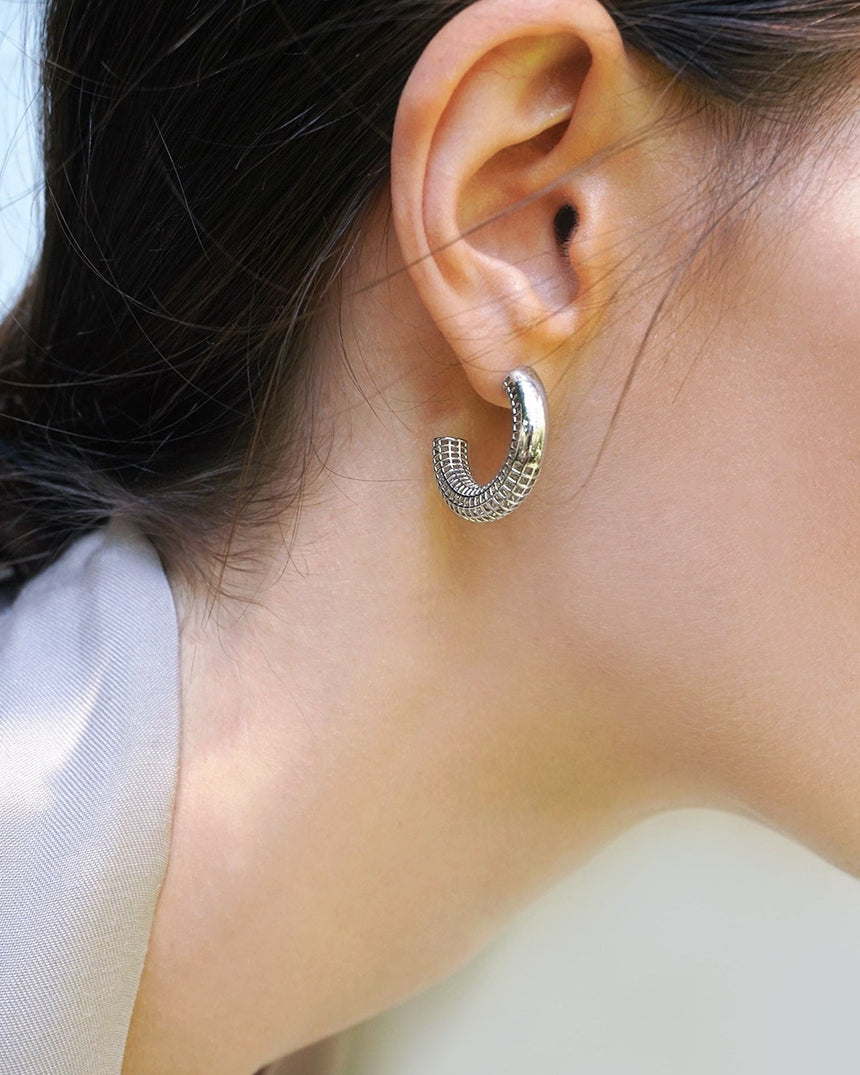 25mm Luki Hoop Earrings