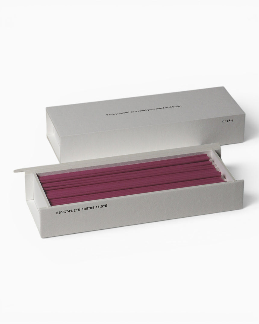 IYÉ incense No.008 Glossy