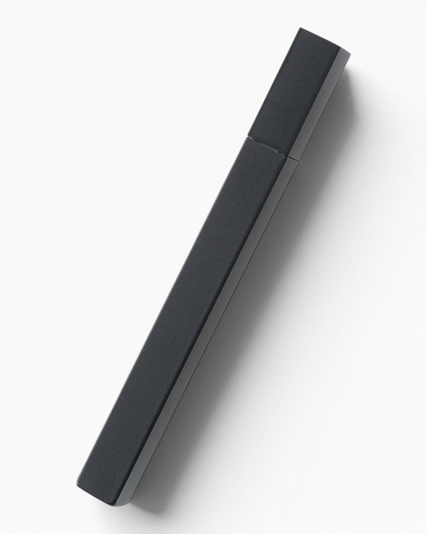 Queue Petrol Lighter - Mono Black