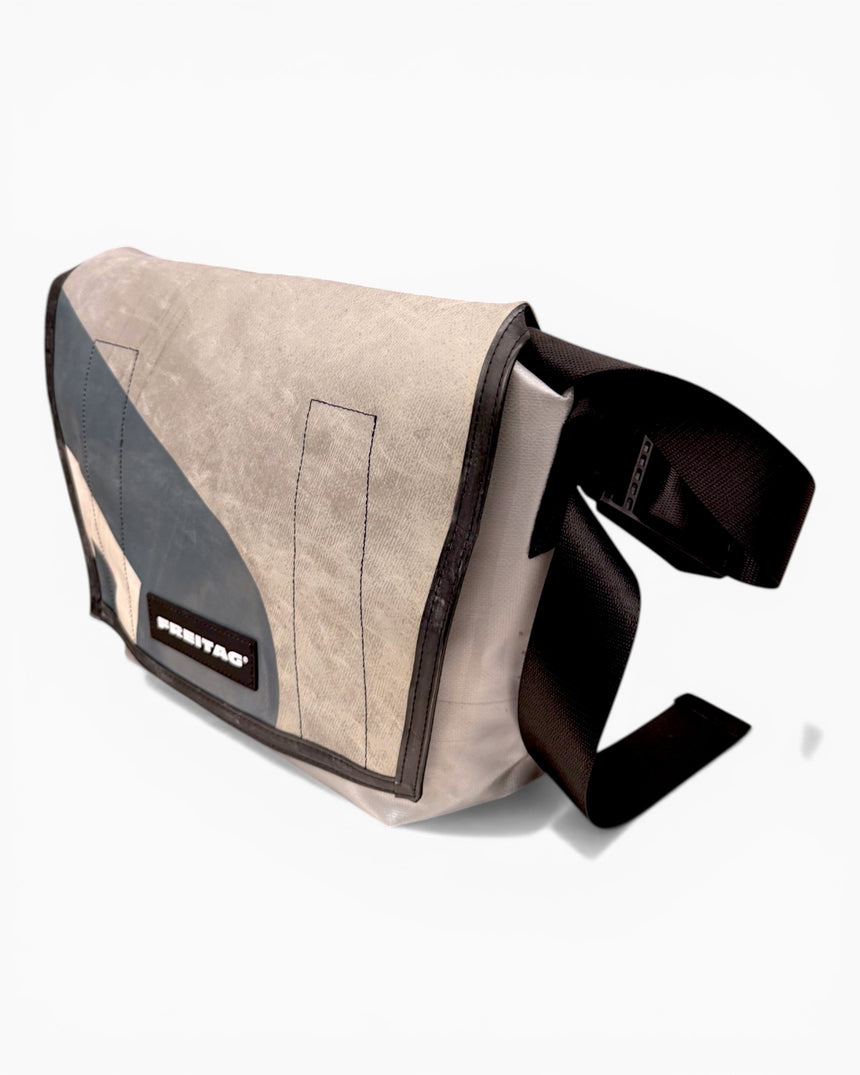 F14 Dexter Messenger Bag