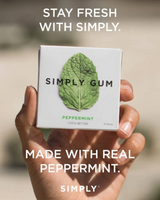 vitruta Simply Peppermint Gum kutusu, doğal nane yaprağı görseli içeren plastik içermeyen vegan sakız paketi