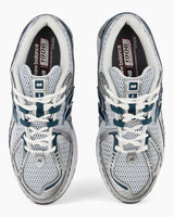 1906R Sneakers