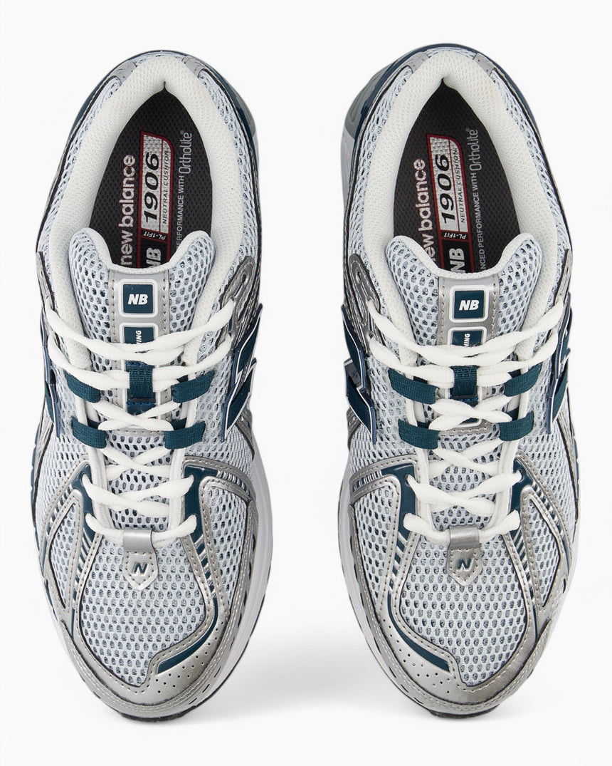 1906R Sneakers