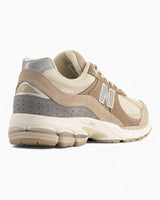 2002R Women's Sneakers