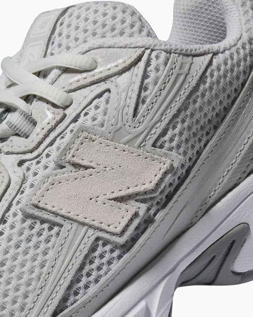 740 Women's Sneakers