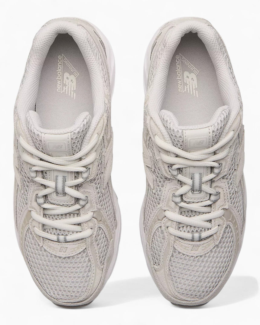 740 Women's Sneakers