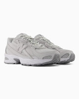 740 Women's Sneakers