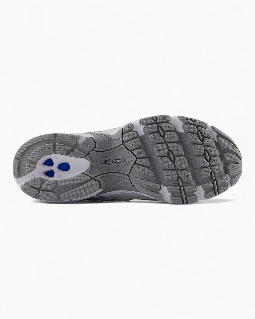 740 Women's Sneakers