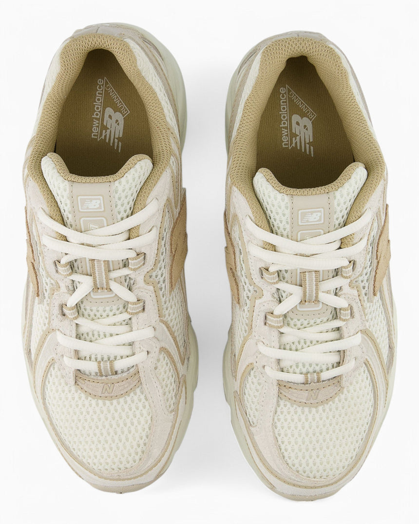 740 Women's Sneakers