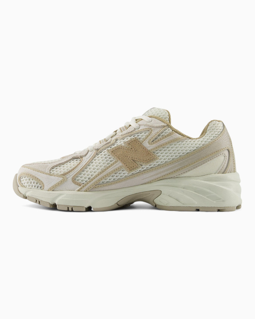 740 Women's Sneakers