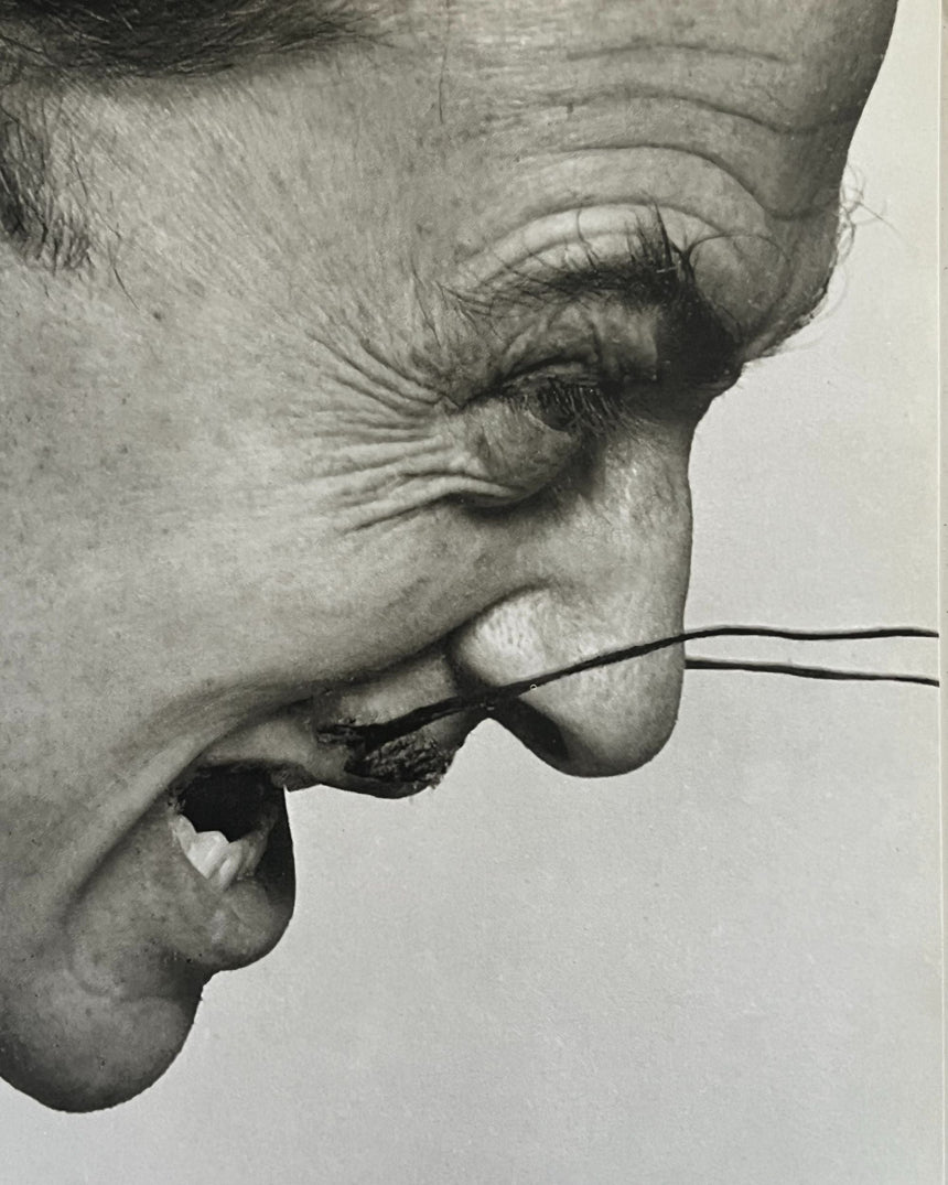 Dalis Mustache