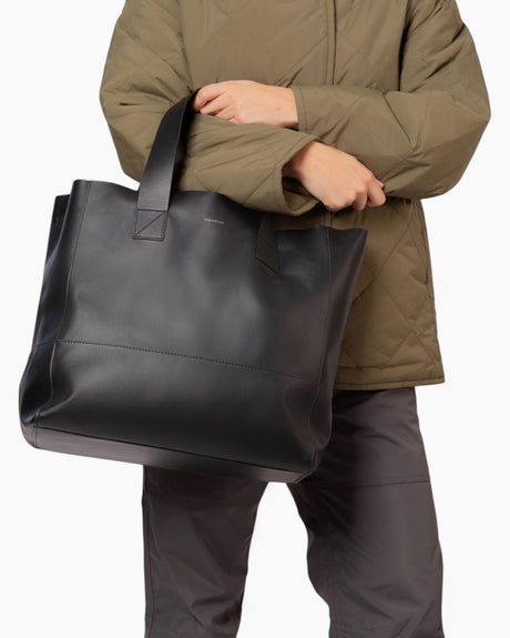 Iris Shoulder Bag